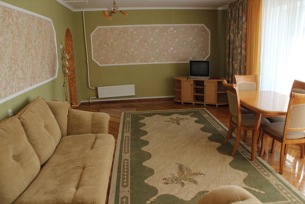 Hotel Ukraine Zhytomyr Dış mekan fotoğraf